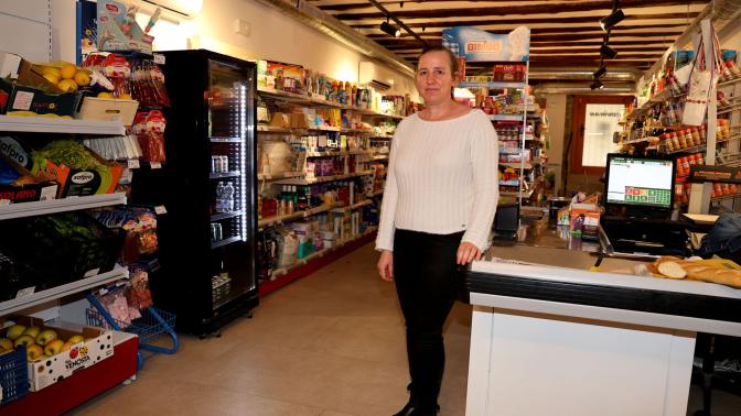 Un nuevo bar y supermercado que dan vida a la Zona Media